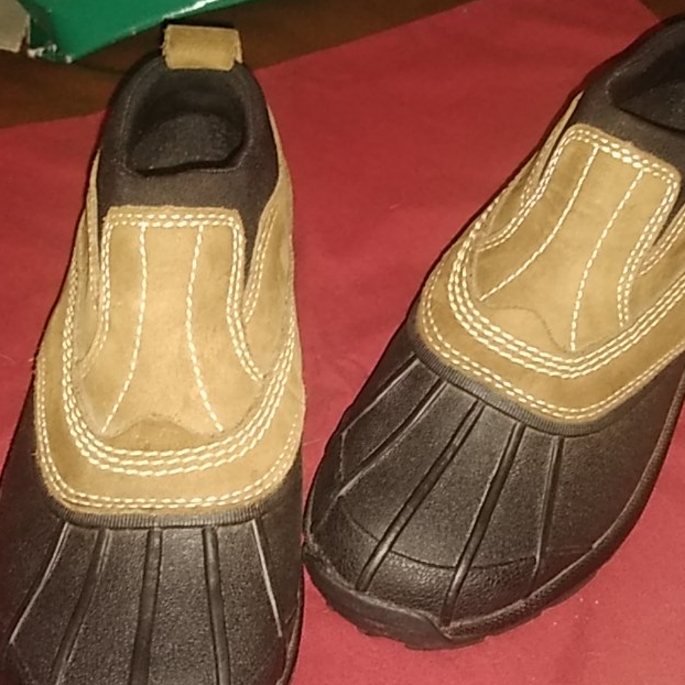 Women's size 6 L.L.Bean slip-on shoes